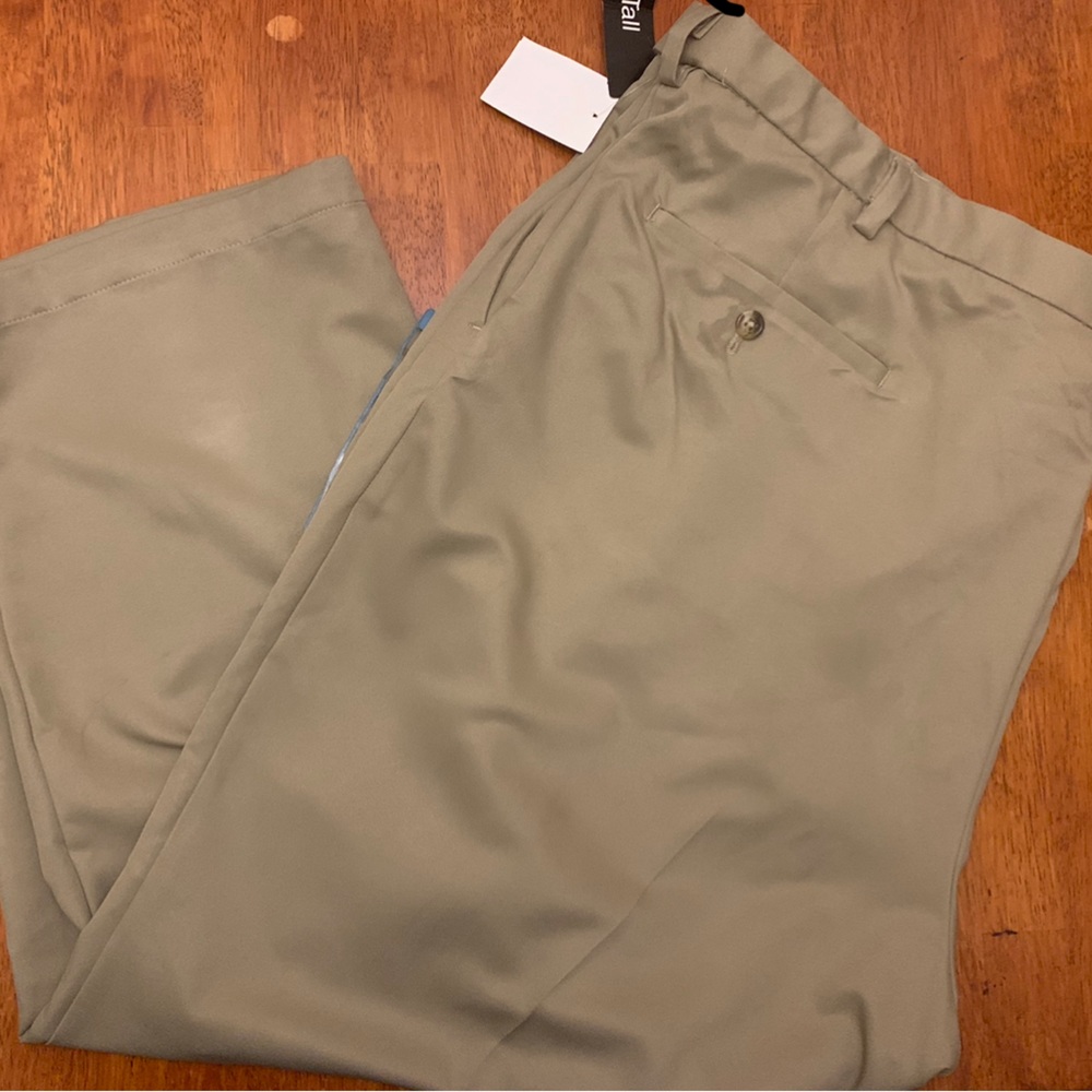 Haggar pleated classic fit